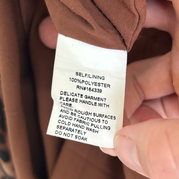 Elegant Leopard Print Maxi Dress - Picture 5 of 7